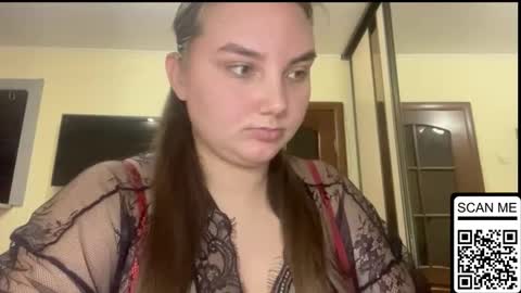 Mila online show from November 16, 2025, 6:46 pm