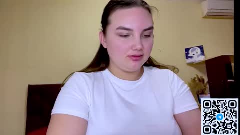 Mila online show from March 18, 2026, 3:26 pm