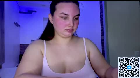 Mila online show from May 7, 2026, 7:14 am