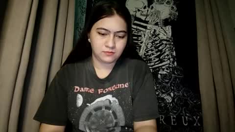 dreamycreamyst online show from February 26, 2025, 9:48 pm