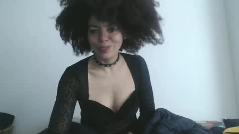 DreamyLatina online show from February 15, 2026, 3:09 pm