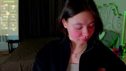 dreamymilka online show from December 22, 2025, 2:19 am