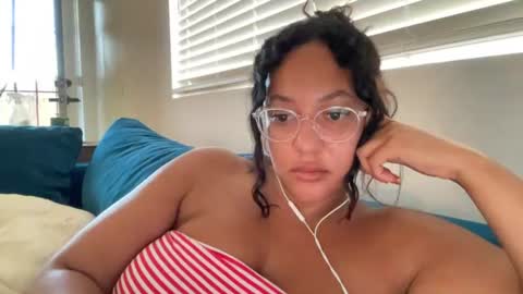 RIRI OR DREAMY online show from July 29, 2026, 4:49 pm