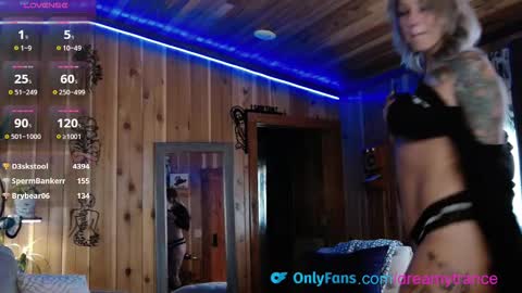 Snapshot of dreamytrance chatting on September 30, 2025, 6:02 pm DreamyTrance online show from September 30, 2025, 6:02 pm