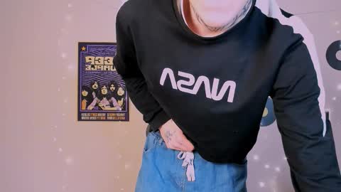 Snapshot of drew_soft_ chatting on December 5, 2025, 8:05 pm drew_soft_ online show from December 5, 2025, 8:05 pm