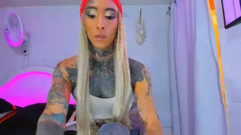 Snapshot of drippyorlove chatting on October 19, 2025, 6:19 pm drippyorlove online show from October 19, 2025, 6:19 pm