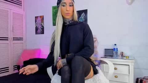 Snapshot of drippyorlove chatting on December 18, 2025, 2:12 pm drippyorlove online show from December 18, 2025, 2:12 pm