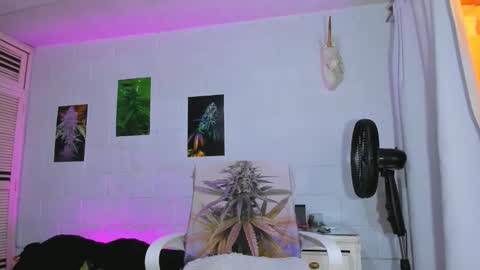 Snapshot of drippyorlove chatting on January 12, 2026, 8:25 pm drippyorlove online show from January 12, 2026, 8:25 pm