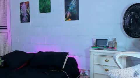 Snapshot of drippyorlove chatting on February 22, 2026, 5:11 pm drippyorlove online show from February 22, 2026, 5:11 pm