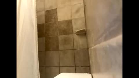 drizzlingdan online show from April 18, 2026, 3:32 am