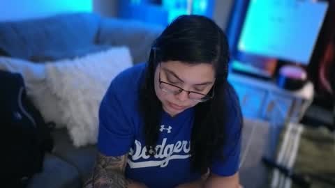 Drizzypeach602 online show from May 6, 2026, 3:13 am