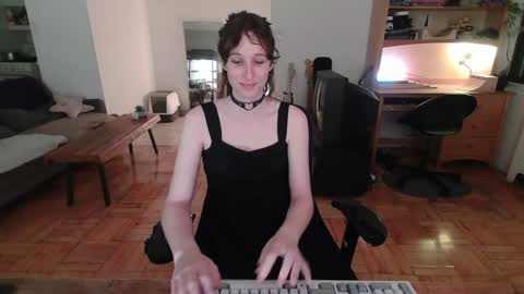 Snapshot of drkswrdgrl chatting on December 2, 2024, 12:19 am drkswrdgrl online show from December 2, 2024, 12:19 am