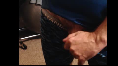 Snapshot of drmbigg chatting on October 10, 2025, 7:35 pm Hello Hope you enjoy what you see. I love attention in dirty talk and tips thickcock  edging precum dirtyTalk C2C online show from October 10, 2025, 7:35 pm