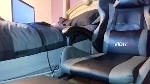 dtrain6969420 online show from October 28, 2025, 1:31 am