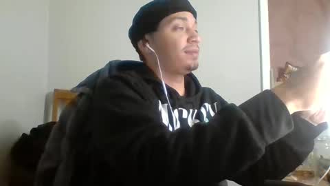Snapshot of dubz07 chatting on December 8, 2024, 2:09 pm dubz07 online show from December 8, 2024, 2:09 pm
