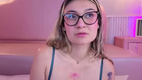 Snapshot of duchessex chatting on October 15, 2025, 12:00 am Victoria online show from October 15, 2025, 12:00 am