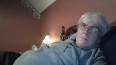 Snapshot of dug38 chatting on October 9, 2025, 4:05 pm Doug online show from October 9, 2025, 4:05 pm