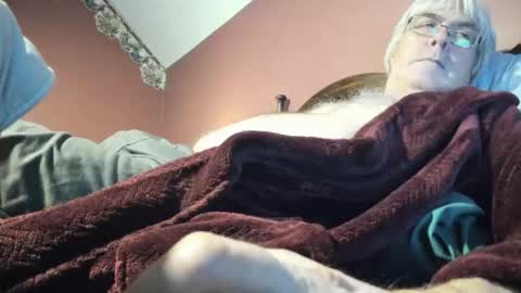 Snapshot of dug38 chatting on October 18, 2025, 2:18 pm Doug online show from October 18, 2025, 2:18 pm