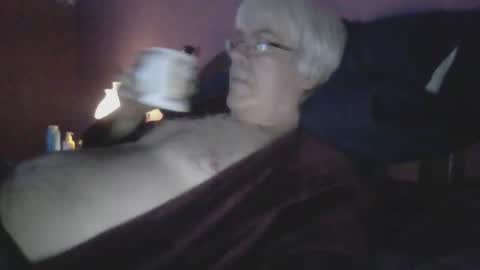 Snapshot of dug38 chatting on October 22, 2025, 11:43 am Doug online show from October 22, 2025, 11:43 am