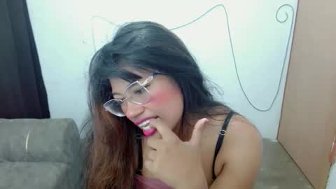 dulce2415 online show from April 23, 2026, 3:08 am