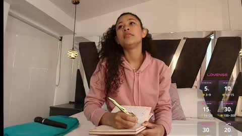 Snapshot of dulce__candy_ chatting on October 1, 2025, 1:17 pm  Dulce Candy  online show from October 1, 2025, 1:17 pm