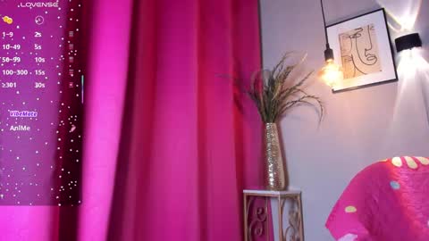 dulce__fiore07 online show from November 11, 2025, 12:38 pm