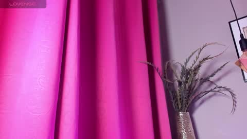 dulce__fiore07 online show from November 22, 2025, 12:26 pm