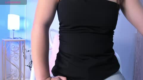 dulce__fiore07 online show from May 2, 2026, 12:10 pm