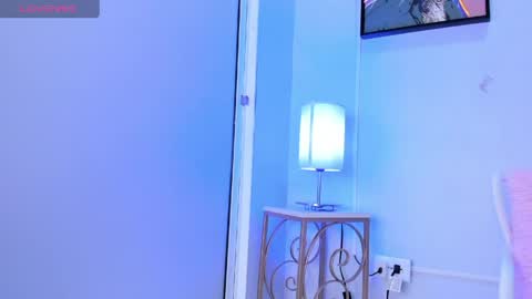 dulce__fiore07 online show from May 7, 2026, 11:59 am
