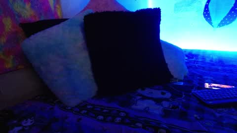 Dulce online show from October 17, 2025, 6:38 am