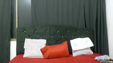 Dulce Alexandra online show from May 19, 2026, 12:00 pm