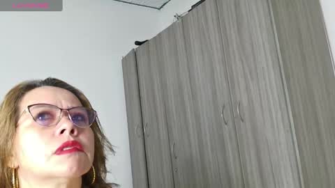 Snapshot of dulce_anahi_ chatting on November 1, 2025, 2:24 am Im Dulce online show from November 1, 2025, 2:24 am