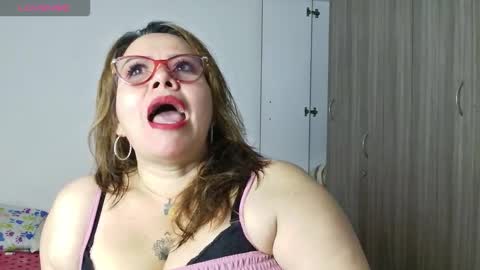 Im Dulce online show from November 28, 2025, 1:41 am