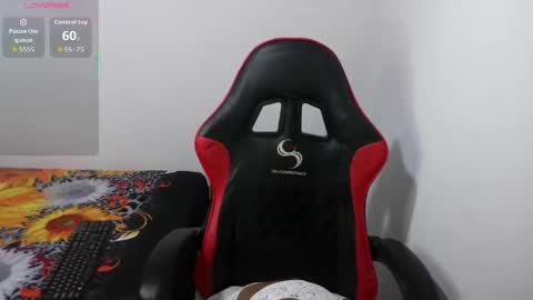 dulce_camx online show from April 19, 2026, 4:12 am