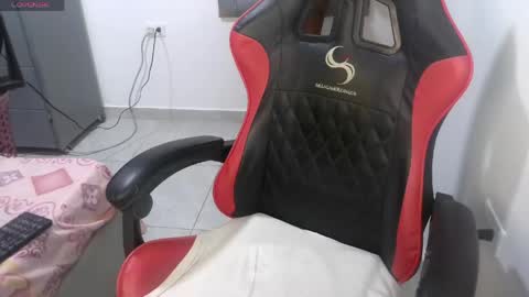 dulce_camx online show from June 5, 2026, 3:13 am