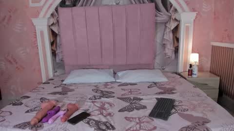 Snapshot of dulce_girls chatting on March 4, 2026, 12:11 pm Dulce online show from March 4, 2026, 12:11 pm