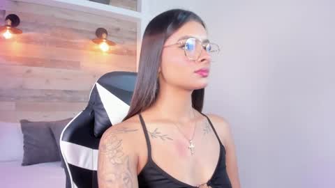 D U L C E online show from May 2, 2026, 2:27 am