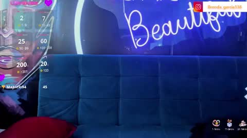 Snapshot of dulce_hiil_ chatting on January 5, 2025, 3:22 am    Monday 5-2 am From Tuesday to Friday5-1 am Colombia time online show from January 5, 2025, 3:22 am