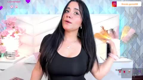 Snapshot of dulce_hiil_ chatting on February 24, 2025, 9:20 pm    Monday 5-2 am From Tuesday to Friday5-1 am Colombia time online show from February 24, 2025, 9:20 pm
