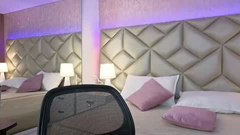 Snapshot of dulce_hiil_ chatting on September 13, 2025, 7:02 pm    Monday 5-2 am From Tuesday to Friday5-1 am Colombia time online show from September 13, 2025, 7:02 pm