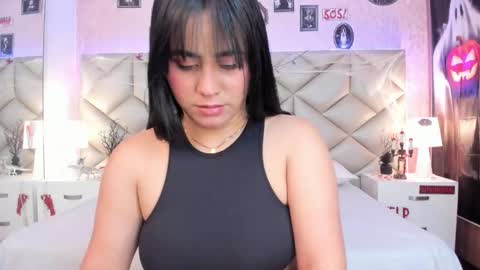 Snapshot of dulce_hiil_ chatting on October 22, 2025, 8:19 pm    Monday 5-2 am From Tuesday to Friday5-1 am Colombia time online show from October 22, 2025, 8:19 pm