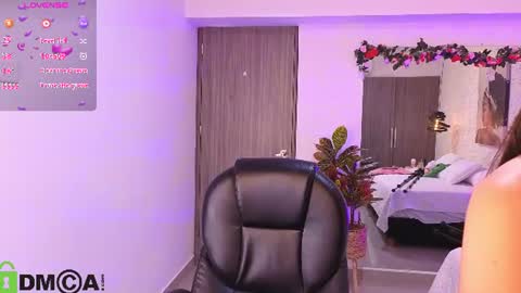 dulce_isabel_ online show from June 29, 2026, 3:46 am
