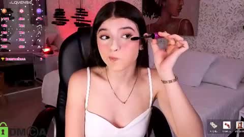 dulce_isabel_ online show from August 6, 2026, 4:03 am