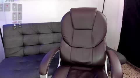 Snapshot of dulce_kitty13 chatting on November 5, 2025, 3:39 am Kitty online show from November 5, 2025, 3:39 am