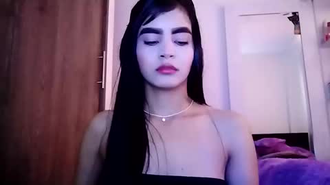 dulce_lucero online show from December 15, 2024, 7:10 pm