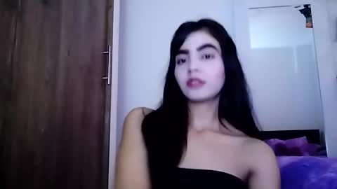 dulce_lucero online show from December 19, 2024, 6:56 pm