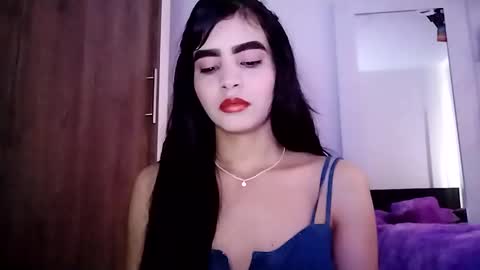 dulce_lucero online show from December 29, 2024, 3:03 pm