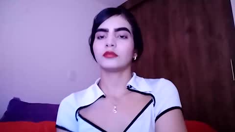 dulce_lucero online show from January 4, 2025, 9:41 pm