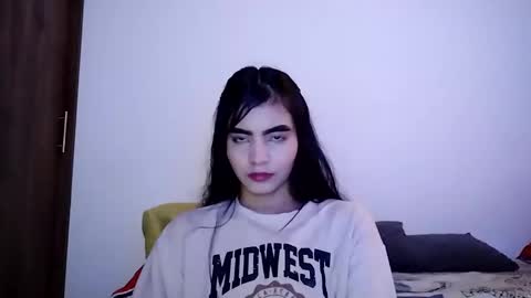 dulce_lucero online show from January 14, 2025, 6:07 pm