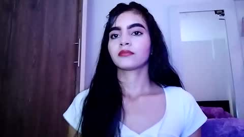 dulce_lucero online show from January 30, 2025, 5:17 pm
